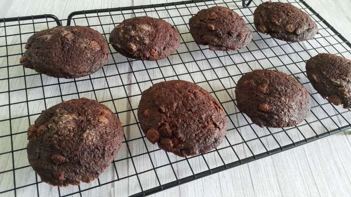 Cake Crumb Chocolate Chip&nbsp;Cookies